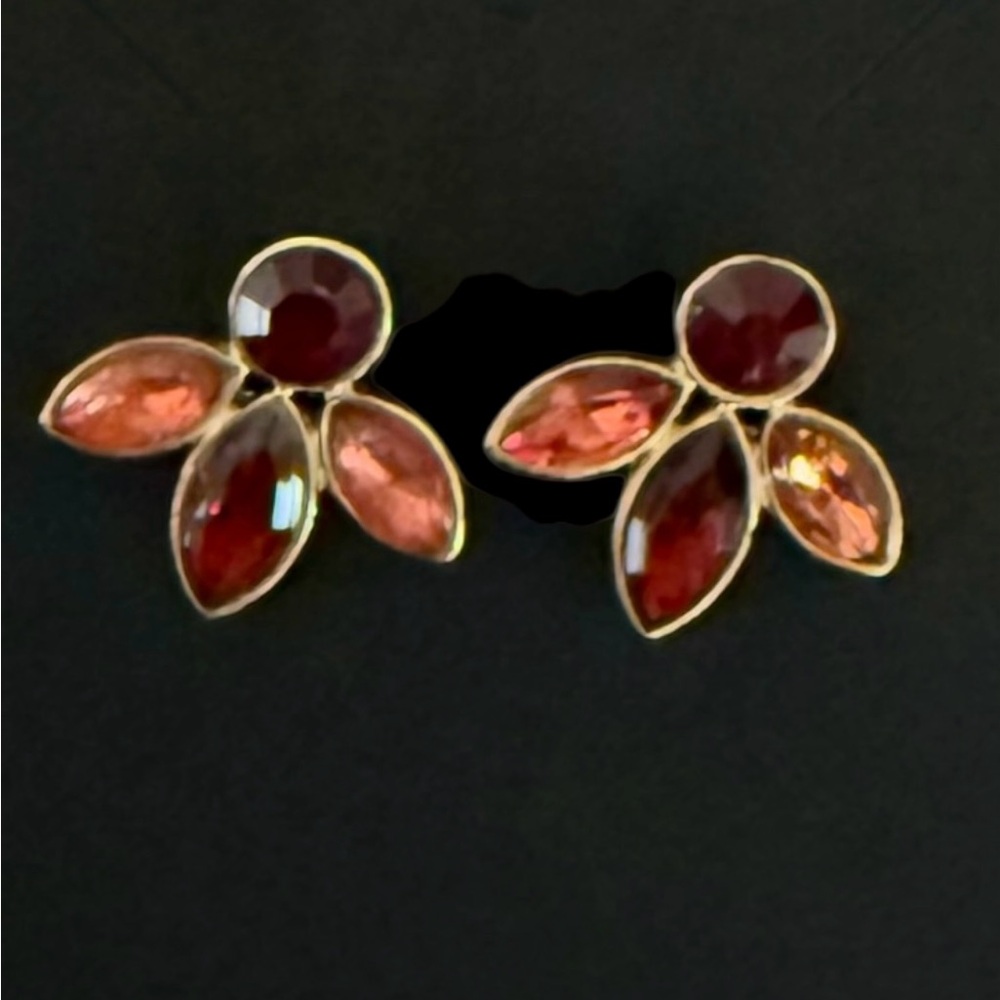 🔥2/$24 or 3/$30🔥 Elegant Napier Gold and Red Gemstone Earrings